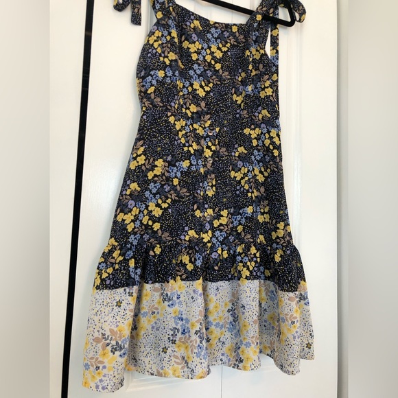 Jun and Ivy Floral Dress - Picture 6 of 11